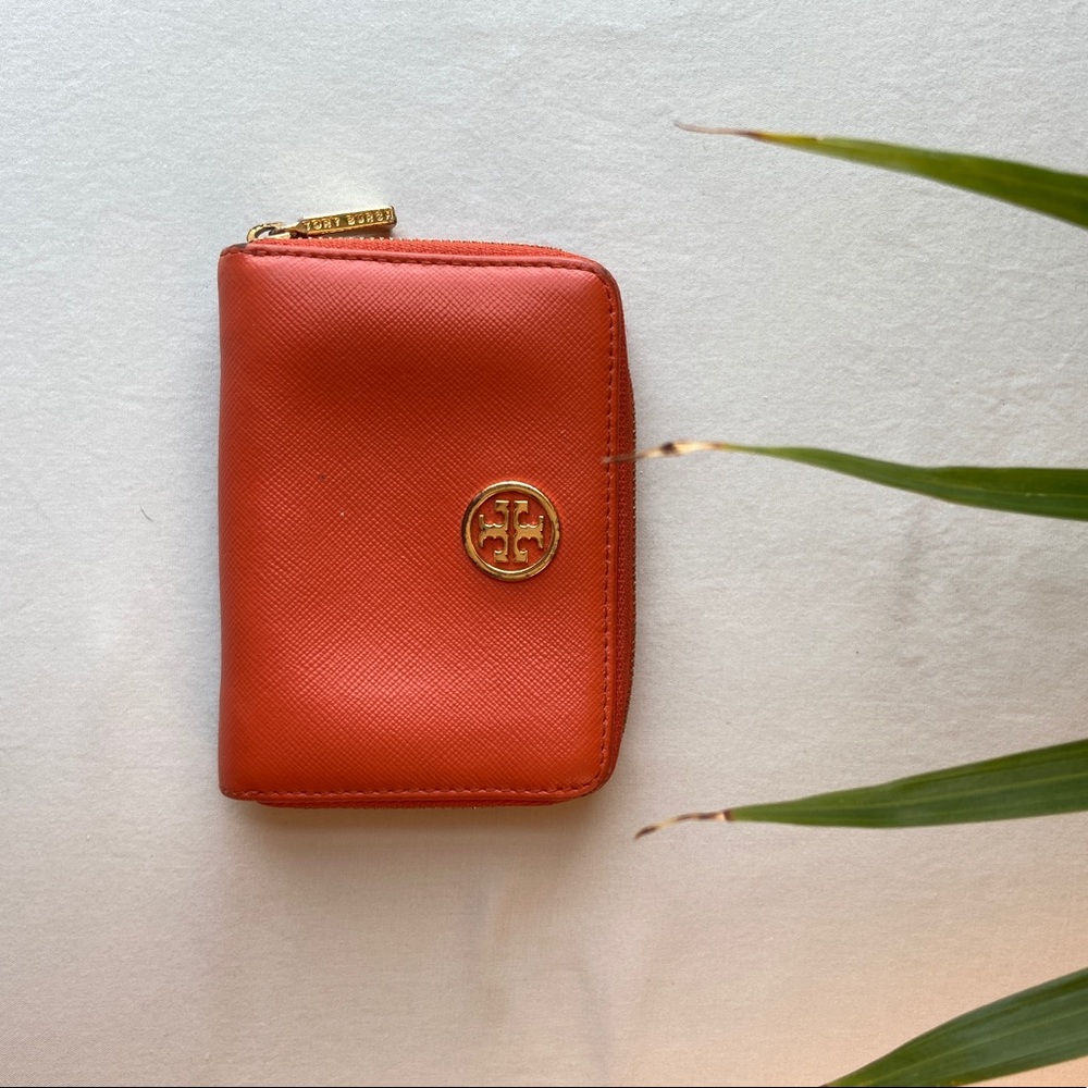Small leather Tory Burch wallet